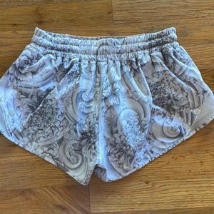 Lululemon shorts size 4